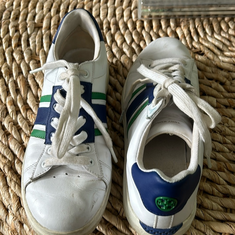 Tory Burch leather sneakers in great conditions size 8